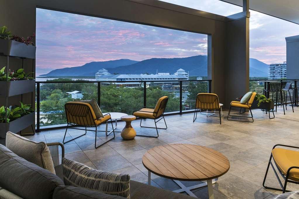 Oaks Cairns Hotel المطعم الصورة