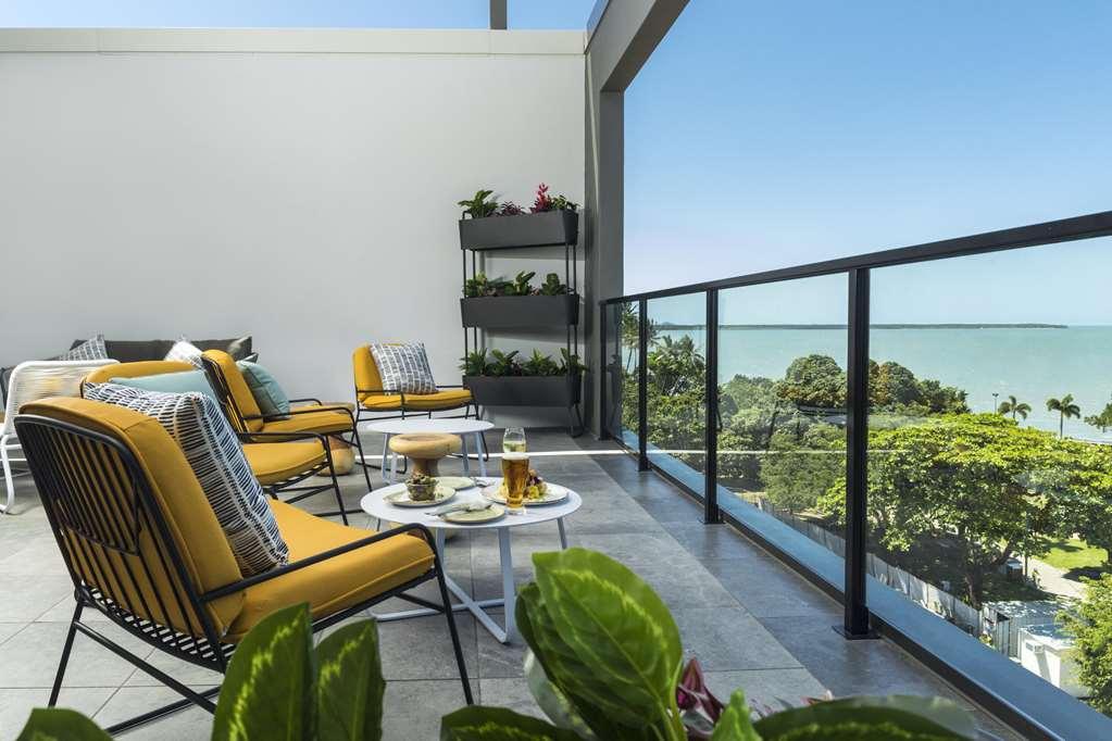 Oaks Cairns Hotel المطعم الصورة