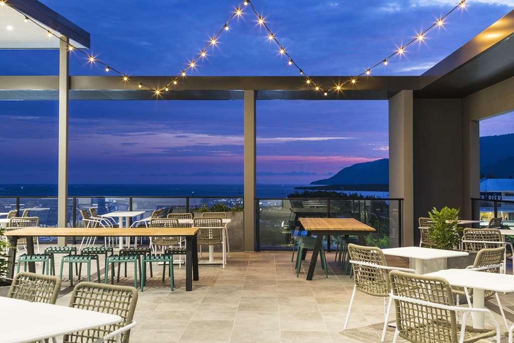 Oaks Cairns Hotel المطعم الصورة