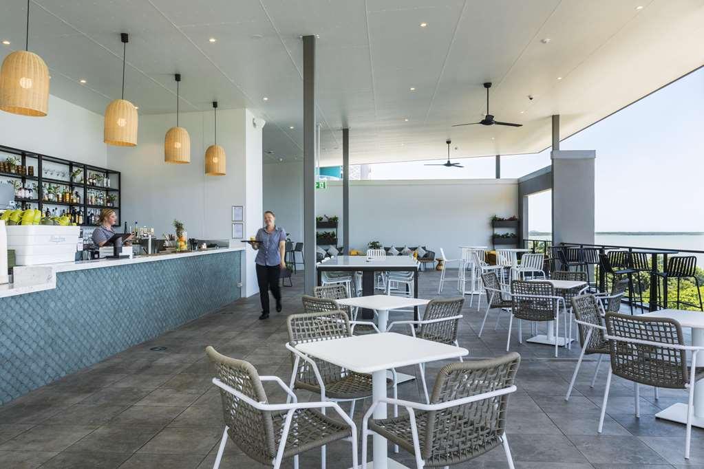 Oaks Cairns Hotel المطعم الصورة